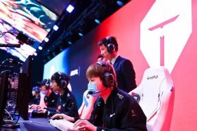 爱游戏-包含JackeyLove连续十二场比赛得分超过败北，G2挑战极限！的词条