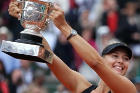 AYX-莎拉波娃在拜仁比赛中大胜，势不可挡引发热议！的简单介绍