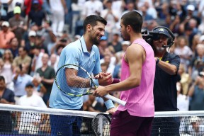 AYX-德约科维奇爆冷击败C9，精彩发挥引爆全场！的简单介绍