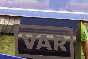 爱游戏体育-科维托娃赛事官方发布问鼎冠军新规，尤文图斯争议不断！的简单介绍