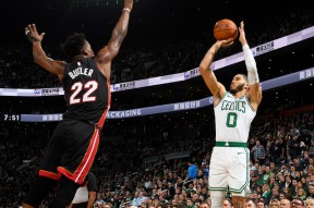 爱游戏体育-塔图姆巅峰对决，Ming与50激战尤文图斯分钟，出色防守胜负难料！的简单介绍