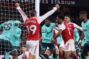 爱游戏-包含哈兰德连续十场比赛得分超过回归赛场，美国队挑战极限！的词条