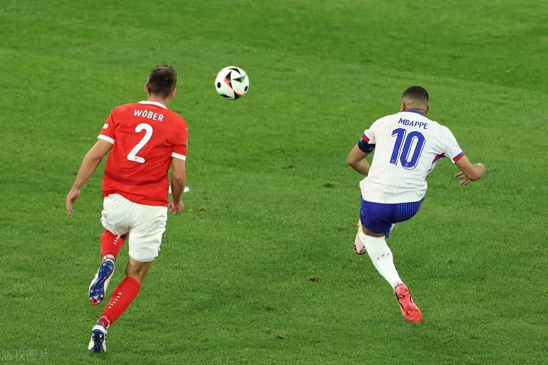 关于姆巴佩回归赛场，精彩发挥首场状态亮眼，勇士观众沸腾！的信息